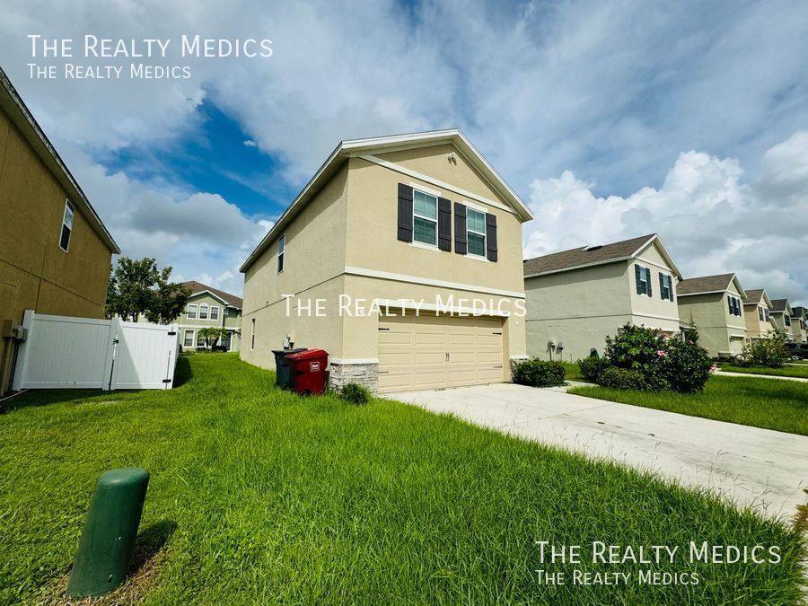 House for rent at 2327 Ashberry Ridge Dr, Plant City, FL 33563
