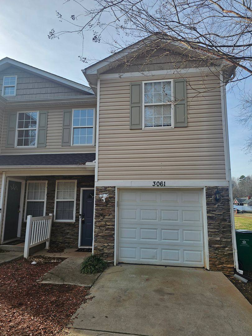 Townhouse for rent at 3061 Hubbard Rd, Charlotte, NC 28269
