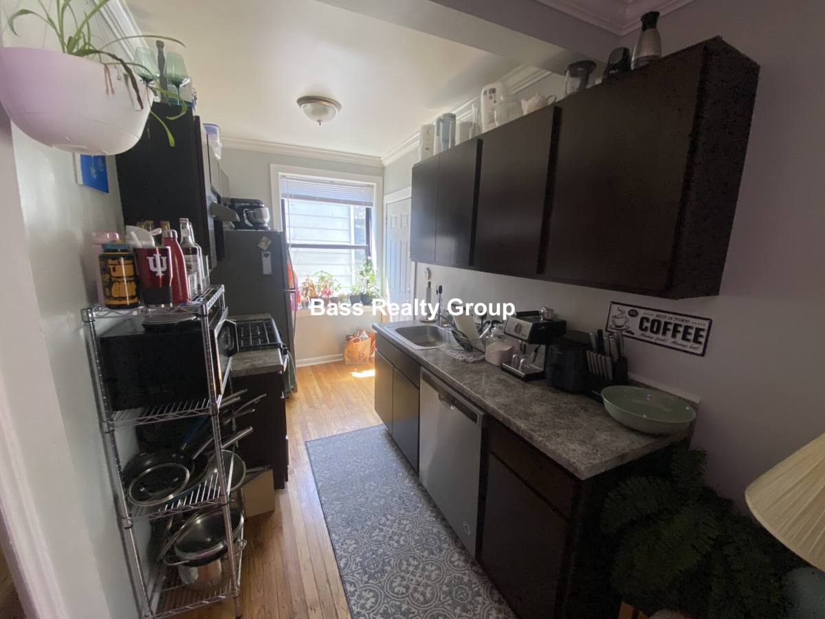 Apartment for rent at 7006 N Paulina #3, Chicago, IL 60626