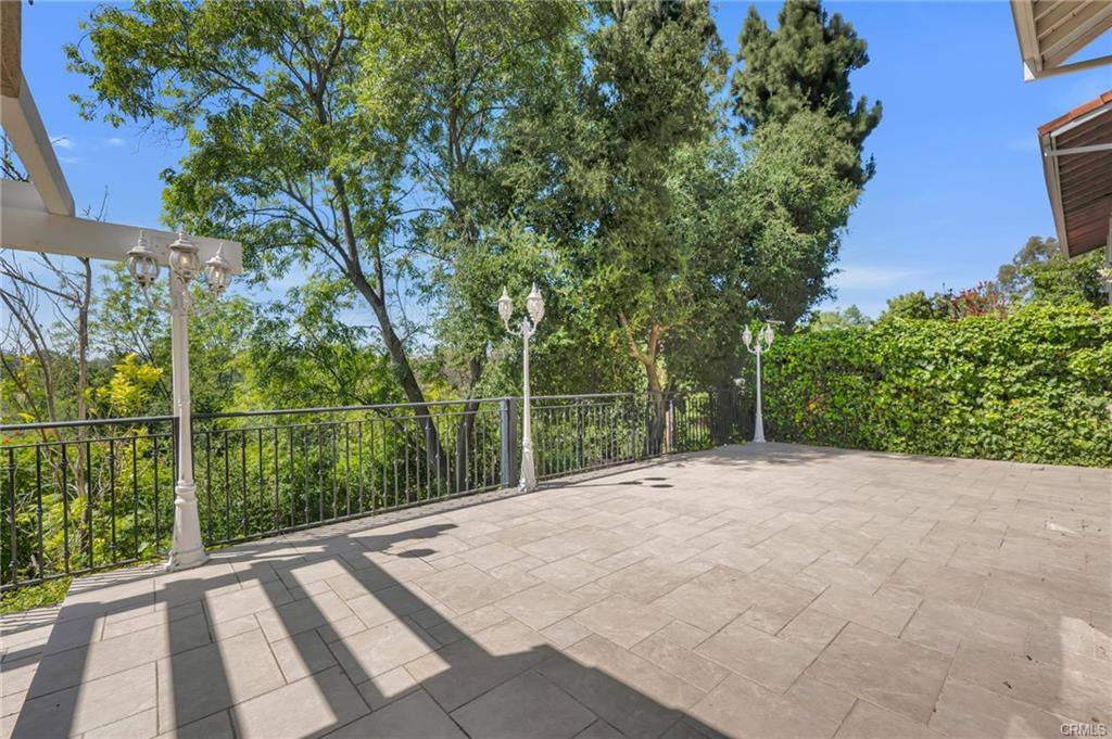 Apartment for rent at 10211 Clematis Court, Los Angeles, CA 90077