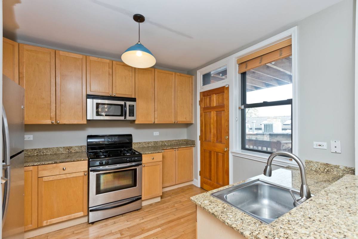 Apartment for rent at 2723 W Wellington Ave #3, Chicago, IL 60618