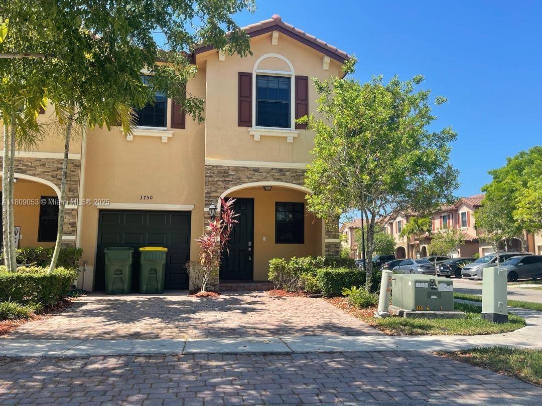 Townhouse for rent at 3750 SE 3rd St, Homestead, FL 33033