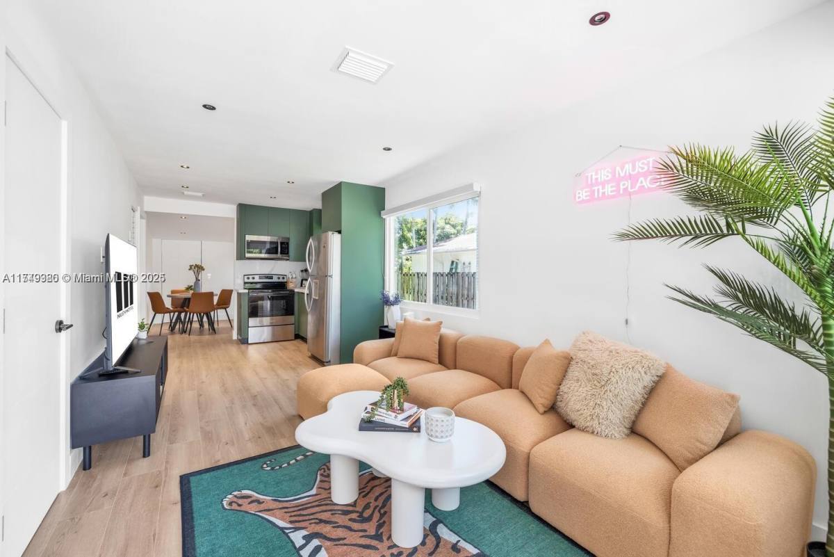 House for rent at 105 SW 4 Ave, Hallandale, FL 33009