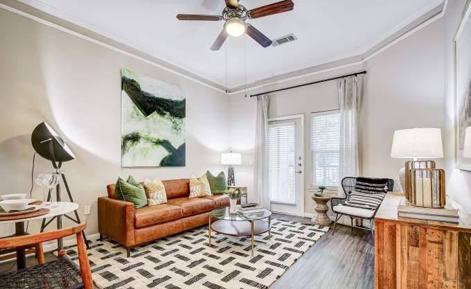 Apartment for rent at 225 S Heights Blvd, Houston, TX 77007