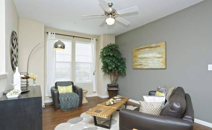Apartment for rent at 11400 Space Center Blvd, Houston, TX 77059