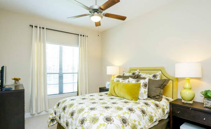 Apartment for rent at 18545 University Blvd, Sugar Land, TX 77479