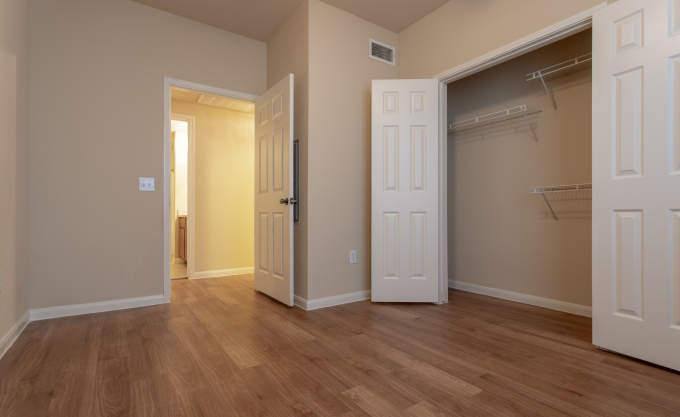Apartment for rent at 2920 Oak Rd, Pearland, TX 77584