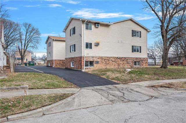 Apartment for rent at 612 Macon St, Decatur, IL 62522