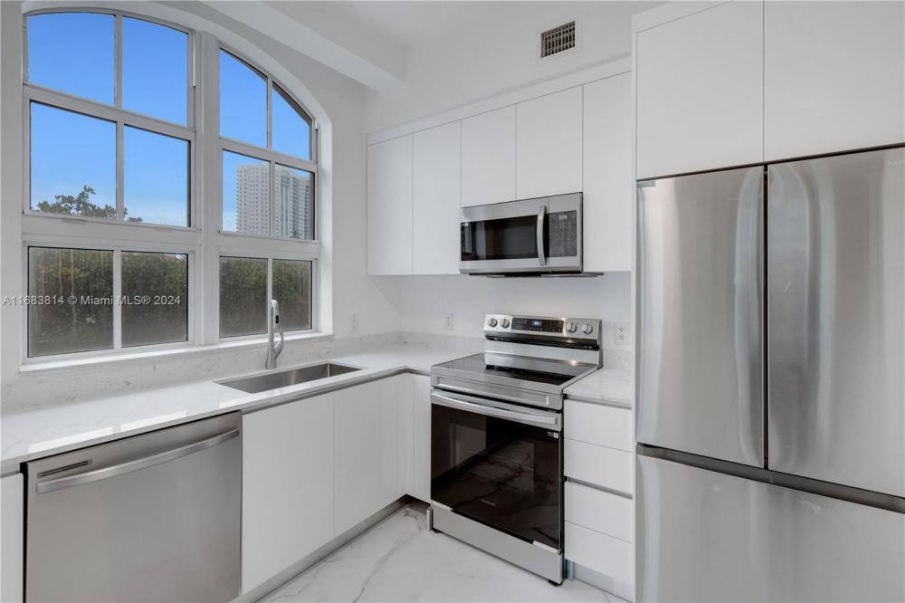 Apartment for rent at 3001 NE 185th St #317, Miami, FL 33180