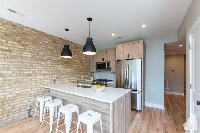 Apartment for rent at 2539 N Campbell, Chicago, IL 60647