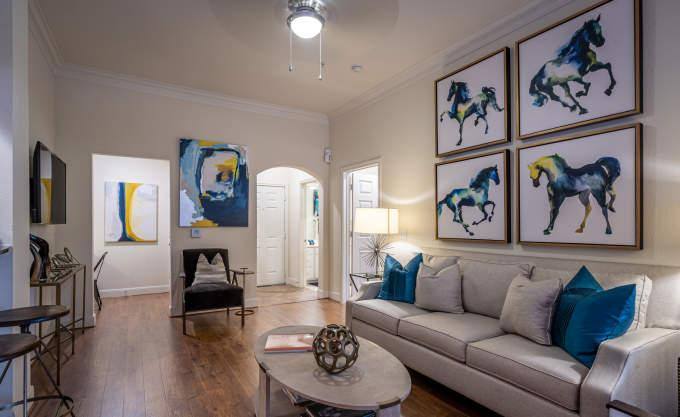 Apartment for rent at 320 Jackson Hill St, Houston, TX 77007