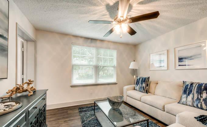 Apartment for rent at 901 Farm To Market 517 Rd W, Dickinson, TX 77539