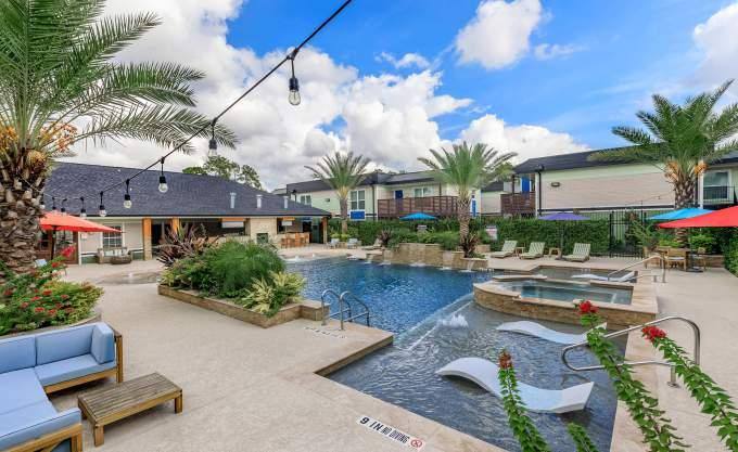Apartment for rent at 1001 Pinemont Dr #2035, Houston, TX 77018