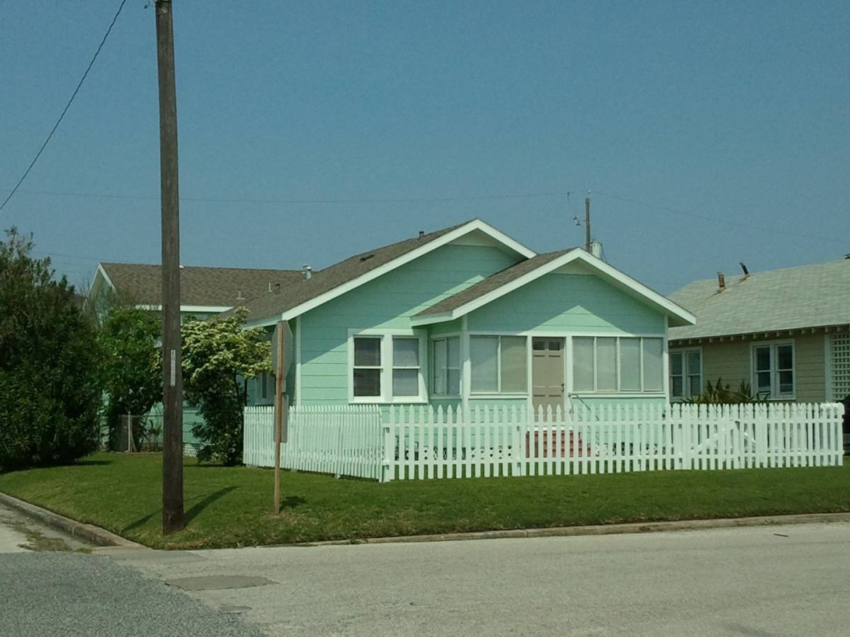 House for rent at 4028 Ave T, Galveston, TX 77550