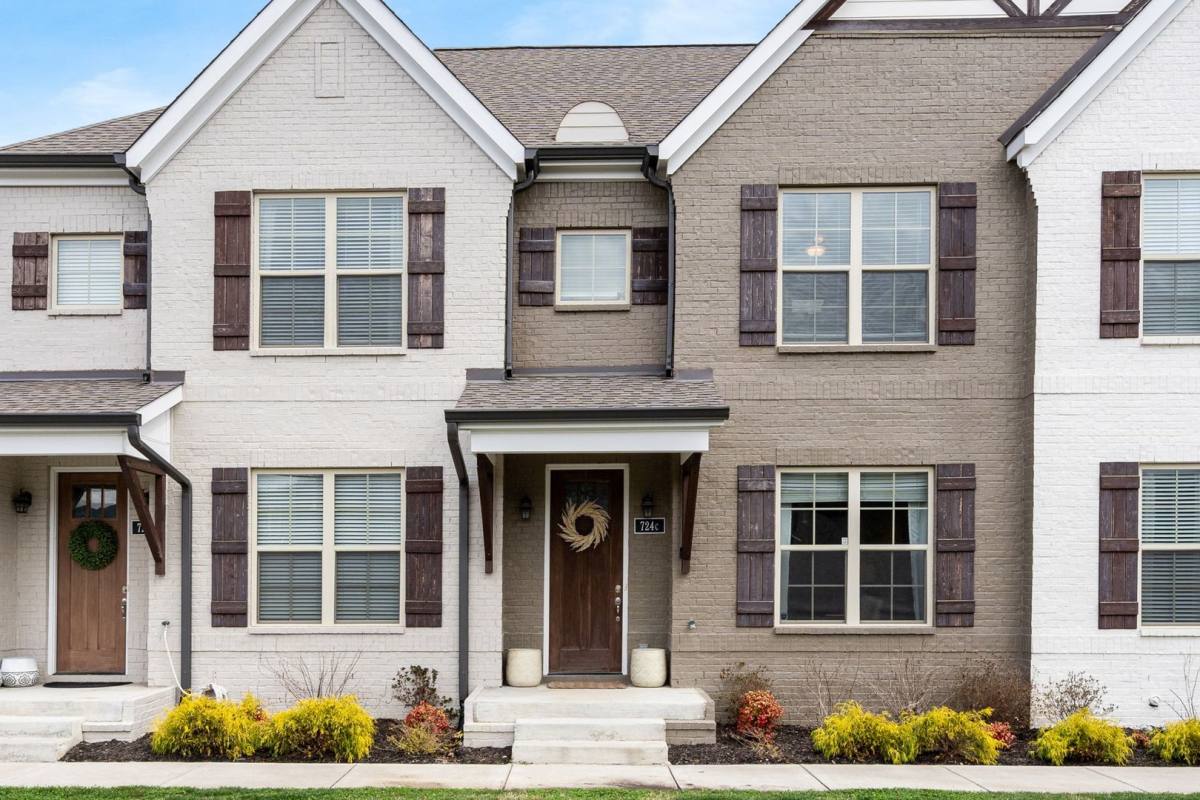Townhouse for rent at 724 Old Hickory Blvd, Nashville, TN 37209
