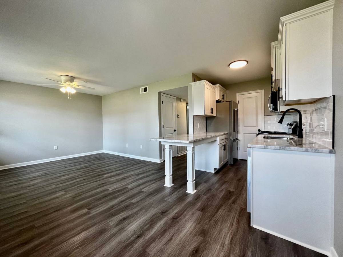 Apartment for rent at 409 E Park Ave, Searcy, AR 72143