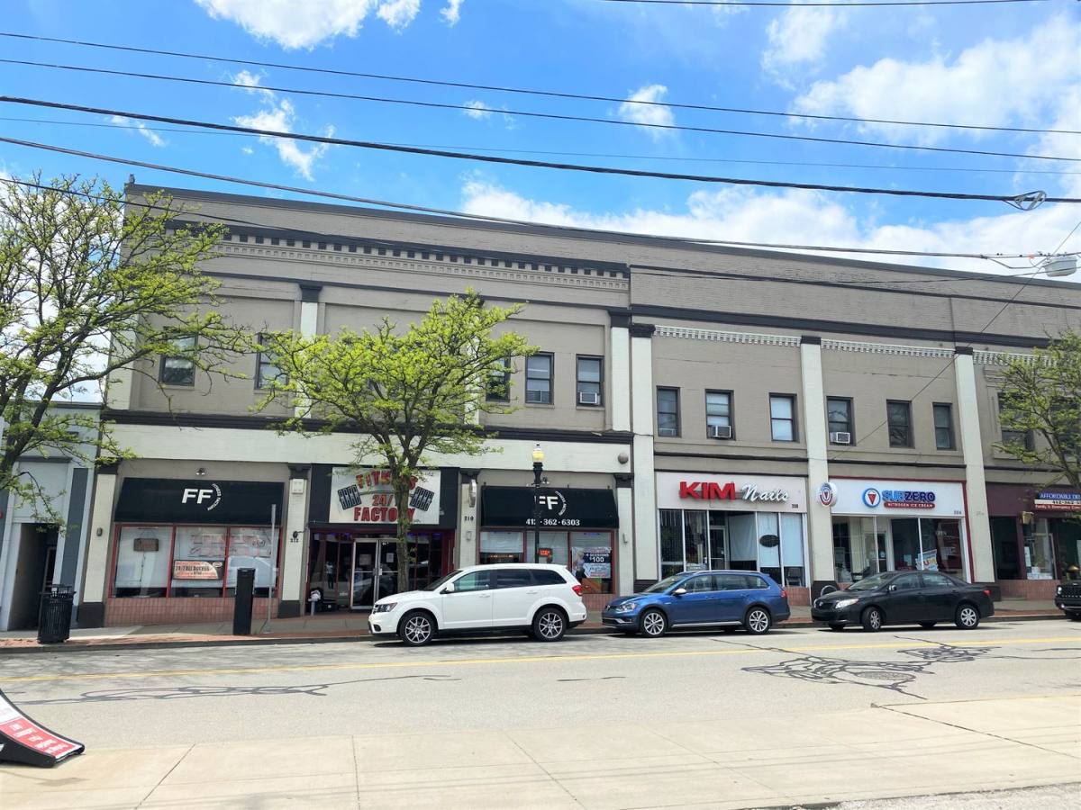 Apartment for rent at 214 S Highland Ave, Pittsburgh, PA 15206