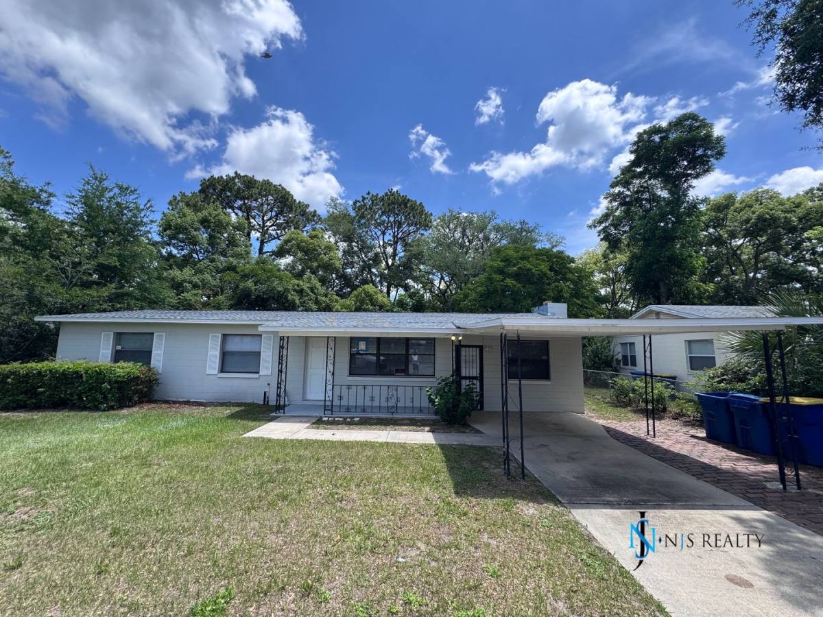 Apartment for rent at 6745 Van Gundy Rd, Jacksonville, FL 32208