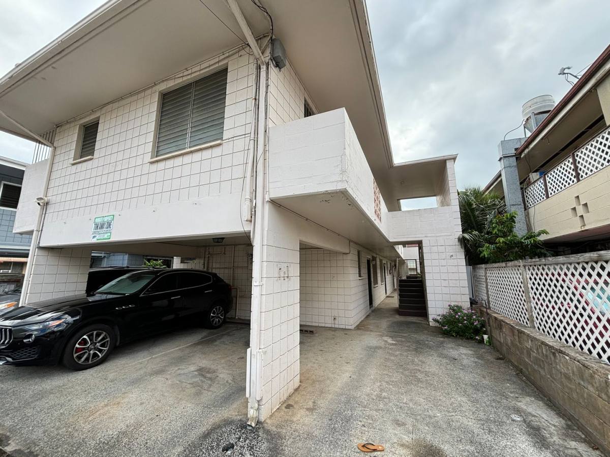 Apartment for rent at 427 Liliha Court Lane, Honolulu, HI 96817