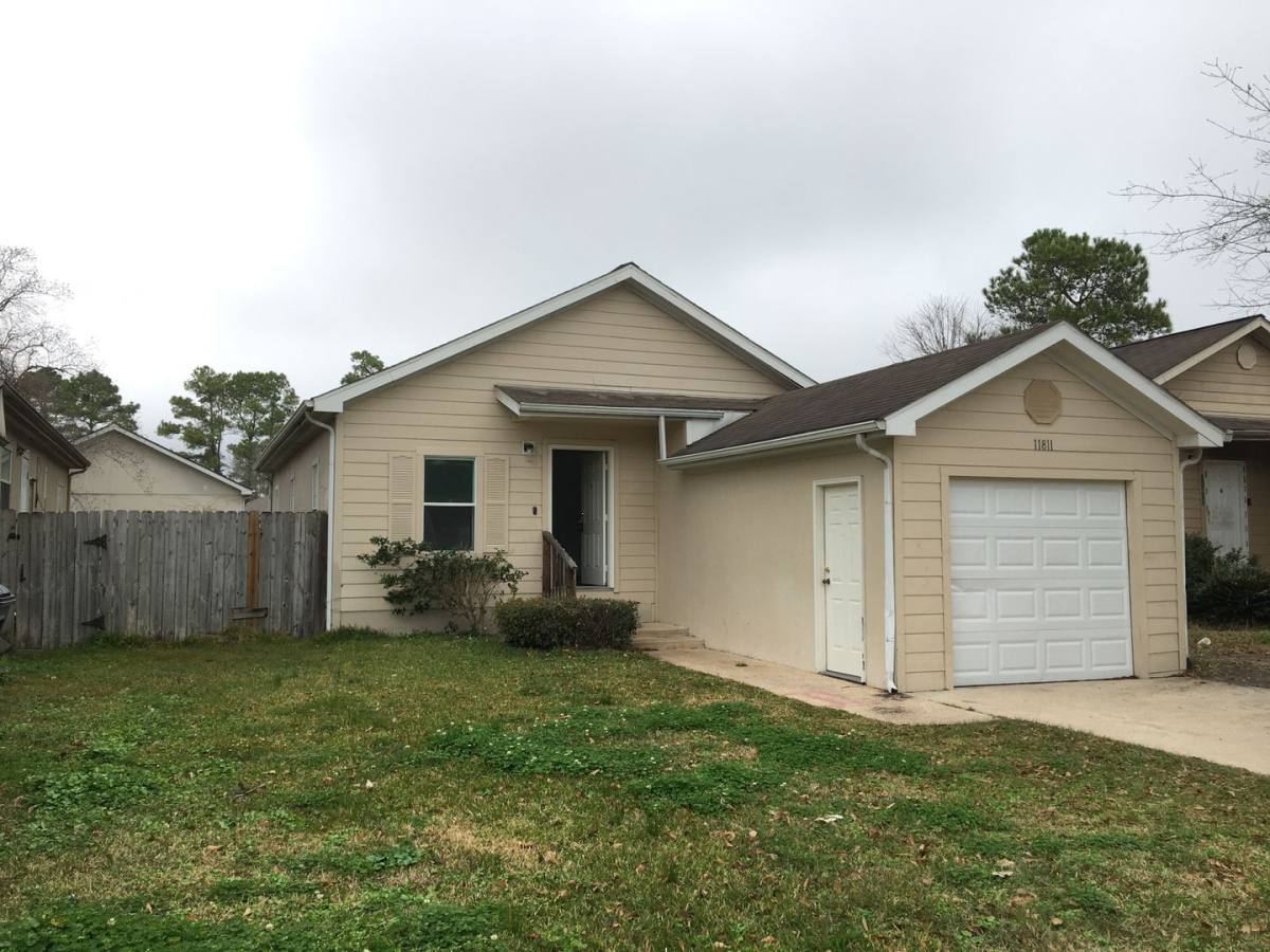 House for rent at 11811 Greensbrook Forest Dr, Houston, TX 77044
