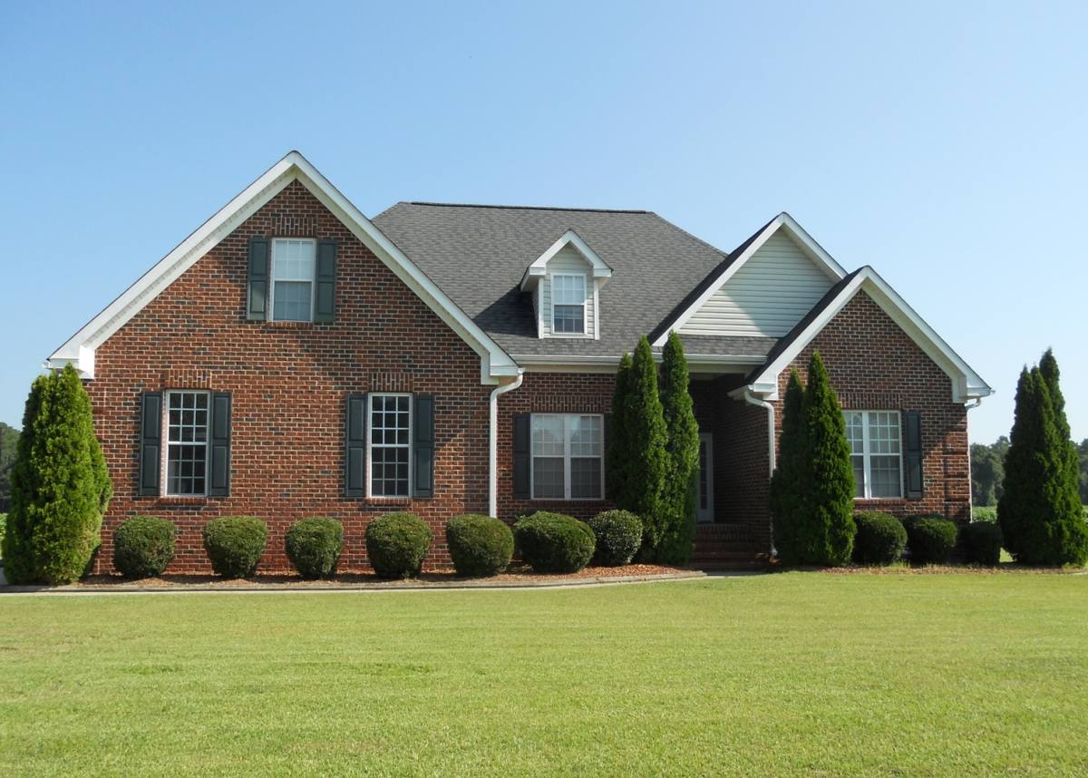 House for rent at 409 Pointe Dr, La Grange, NC 28551
