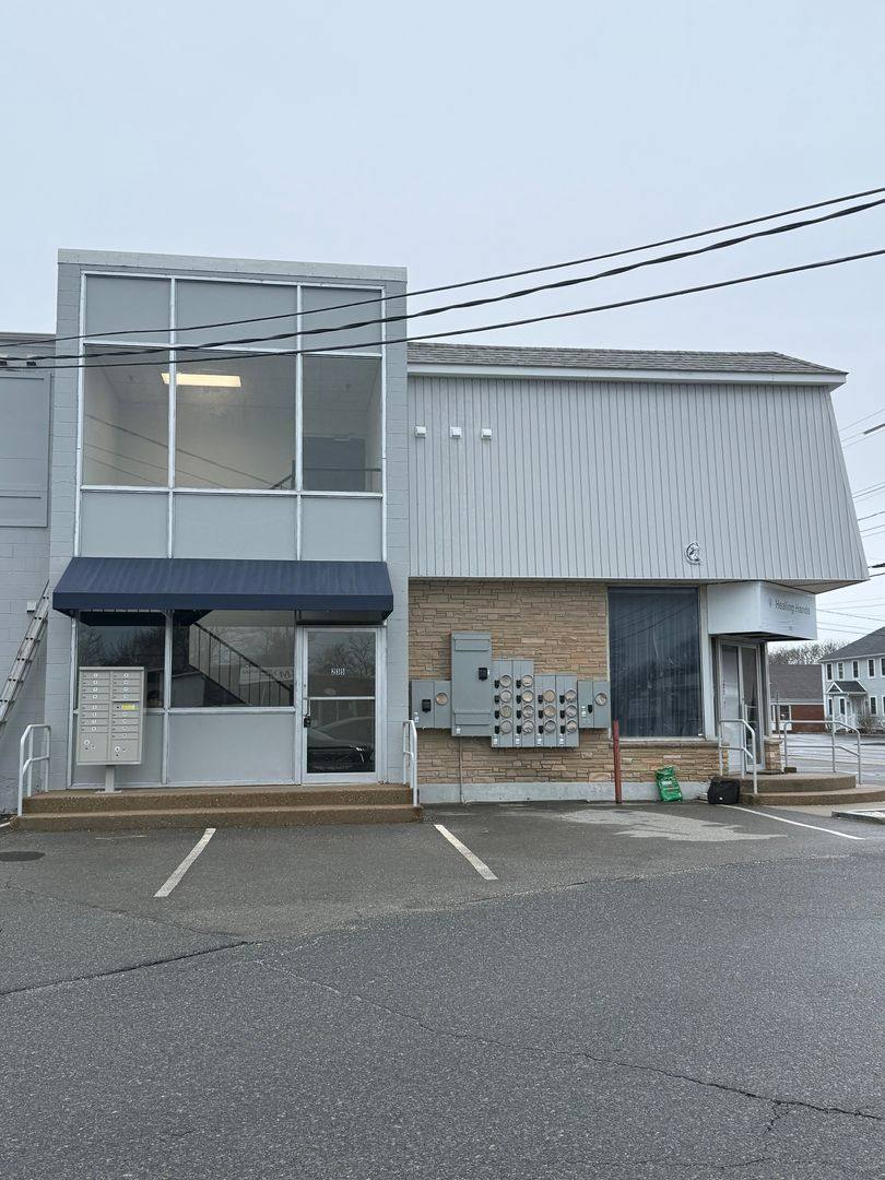 Apartment for rent at 235-239 Barnstable Rd, Hyannis, MA 02601