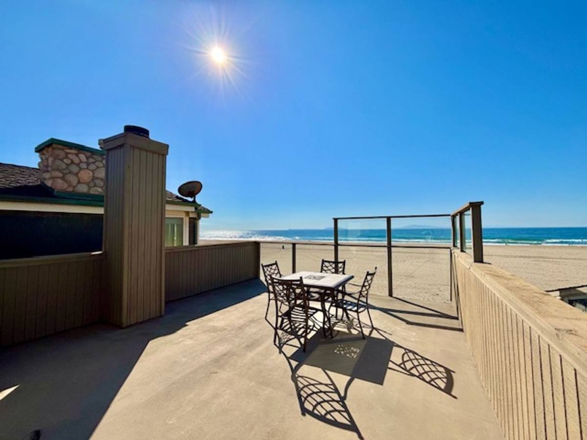 Apartment for rent at 3949 Ocean Dr, Oxnard, CA 93035