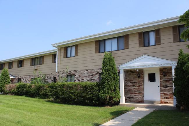 Apartment for rent at 761-763 S River Rd, West Bend, WI 53095