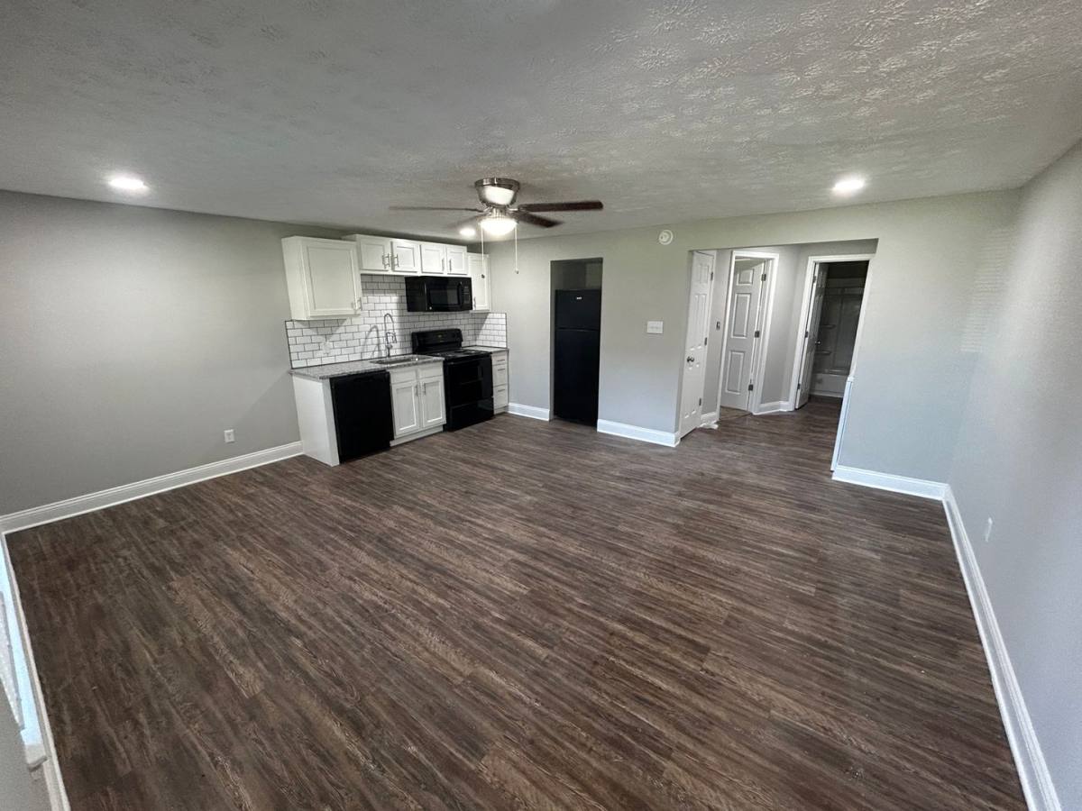 Apartment for rent at 2315 Harrodsburg Rd, Lexington, KY 40504