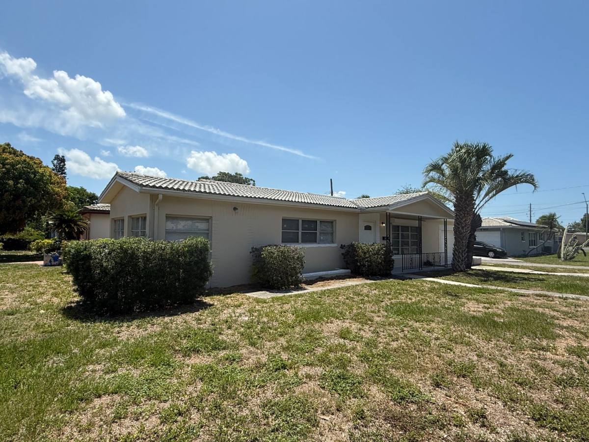House for rent at 547 56th St N, Saint Petersburg, FL 33710