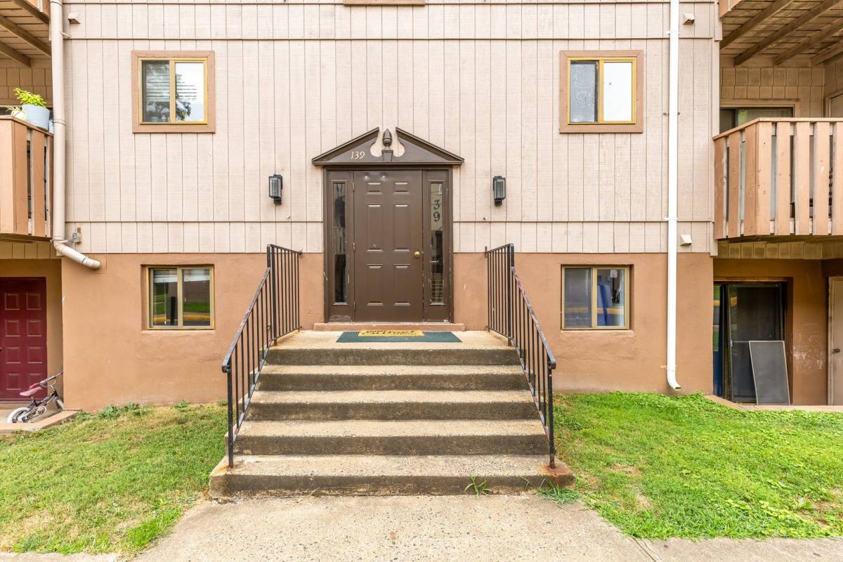 Apartment for rent at 129-139 Green St, Warrenton, VA 20186
