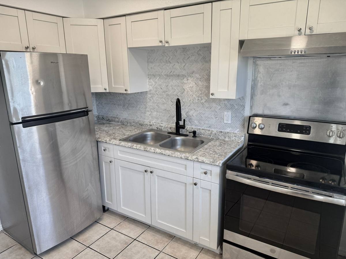 Apartment for rent at 6550 41st Ave N, Saint Petersburg, FL 33709