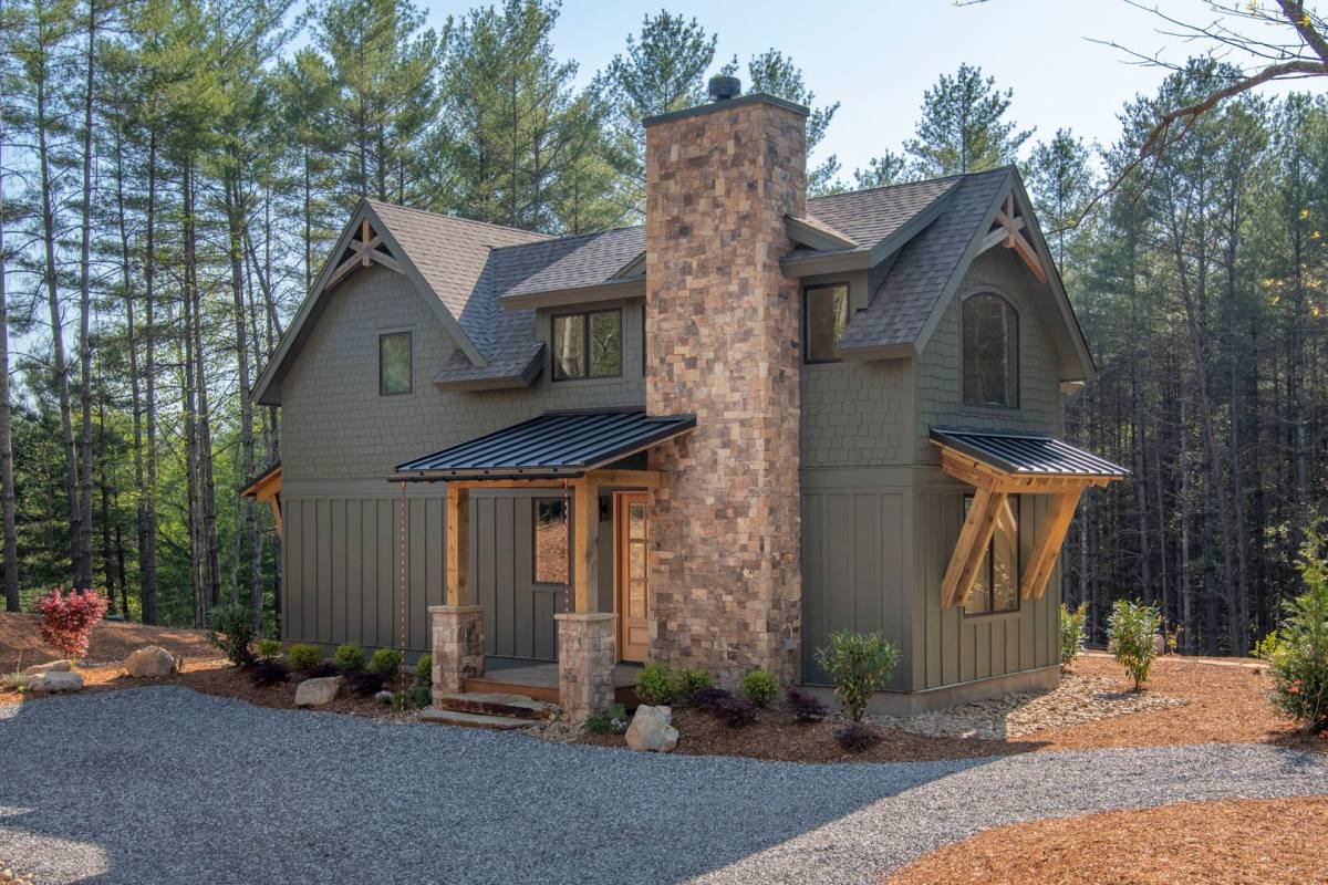 House for rent at 92 Rusty Hook Dr, Nebo, NC 28761