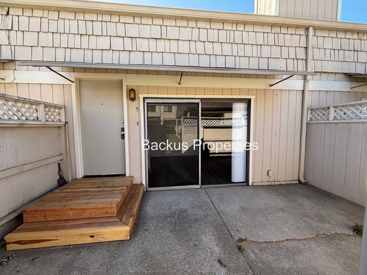 Townhouse for rent at 106 W Rossi St #VISTA Del Sol Condo's, Salinas, CA 93906