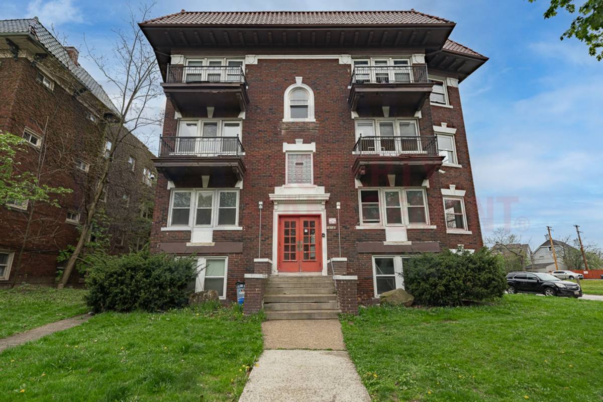 Apartment for rent at 14140 Superior Rd, Cleveland, OH 44118