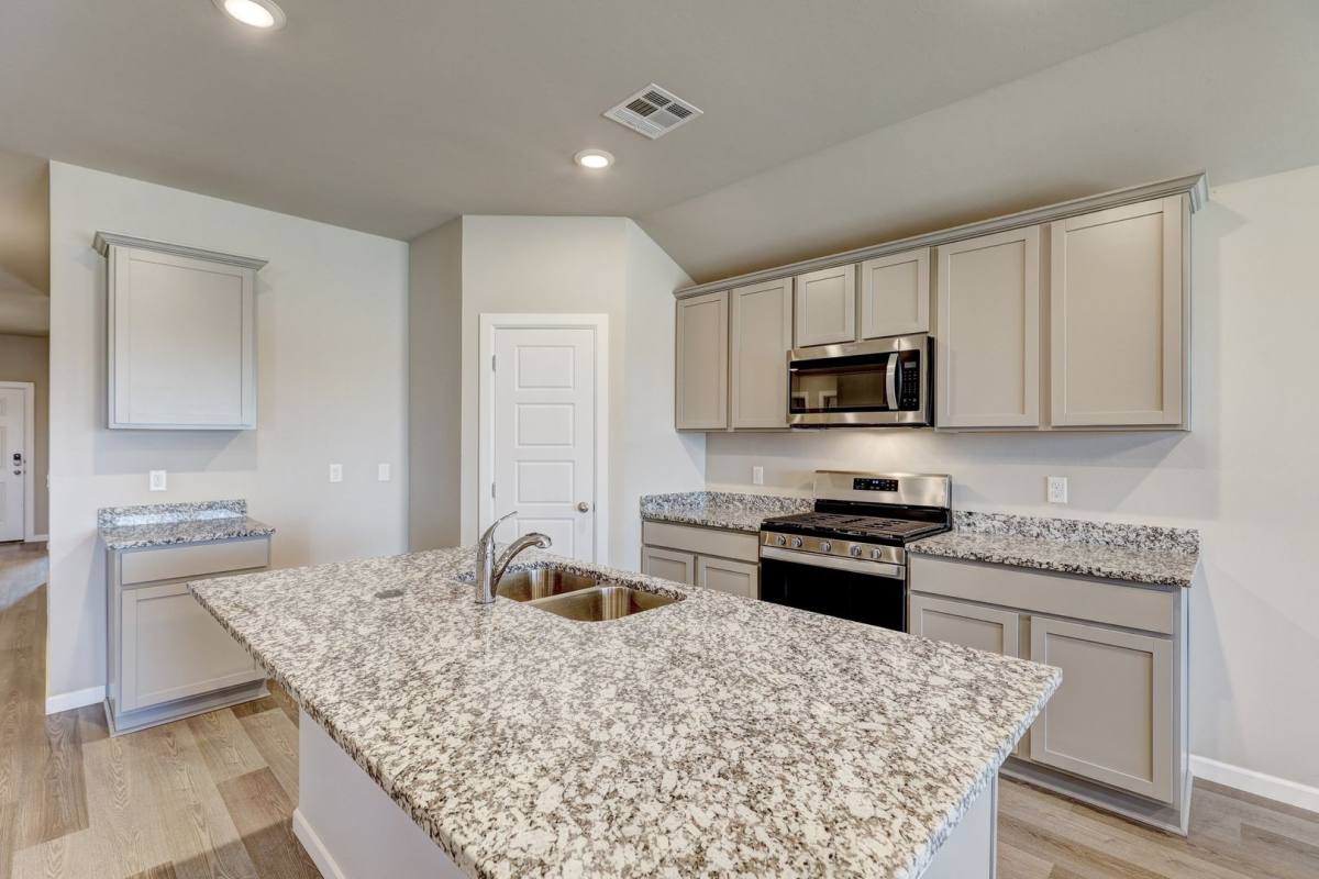 House for rent at 4109 Sara Park Dr, Yukon, OK 73099