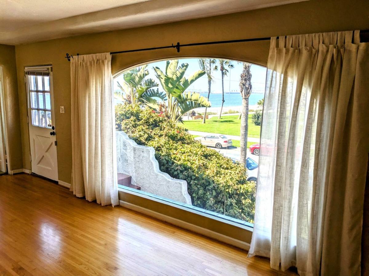Apartment for rent at 6 36th Place, Long Beach, CA 90803