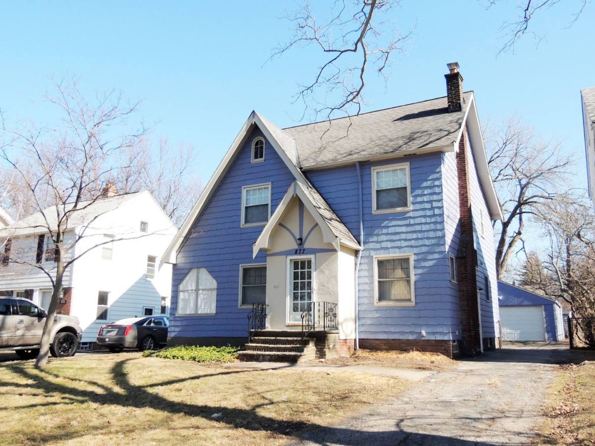 House for rent at 877 Englewood Rd, Cleveland, OH 44121