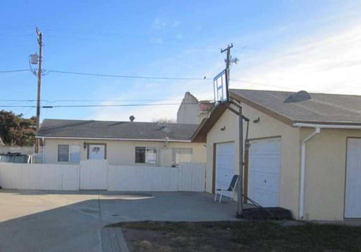 Apartment for rent at 516 N I St, Lompoc, CA 93436