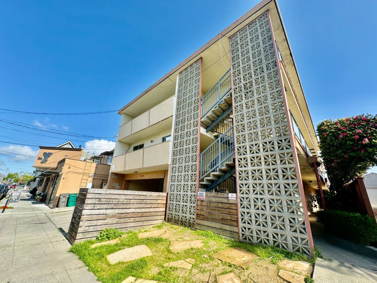 Apartment for rent at 925 Kains Ave, Albany, CA 94706