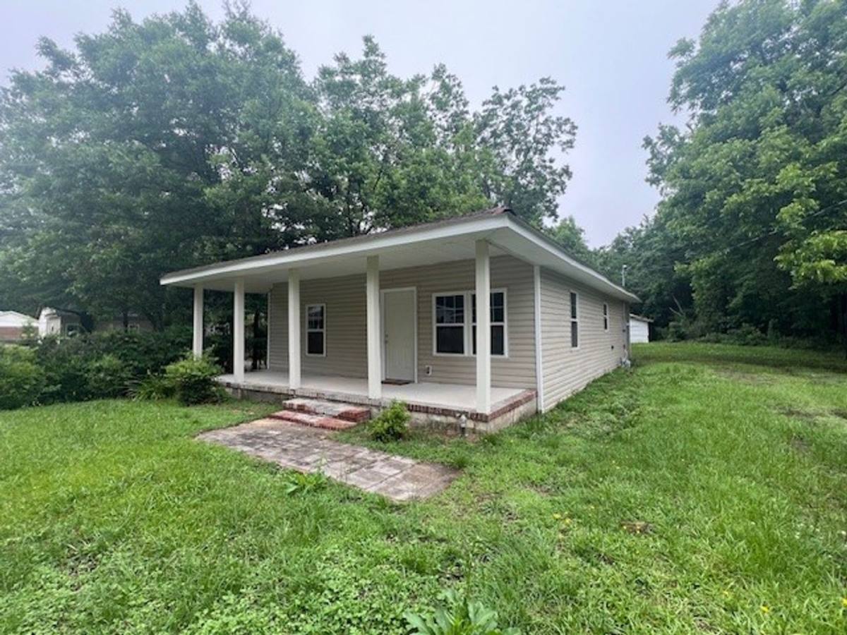 House for rent at 124 W St, Thomson, GA 30824