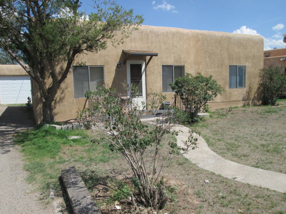 House for rent at 5016 5th St NW, Albuquerque, NM 87107