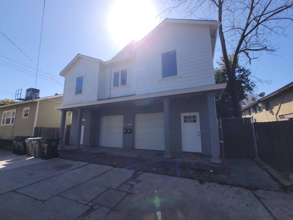 Townhouse for rent at 2744-46 Bronze Alley, Sacramento, CA 95818