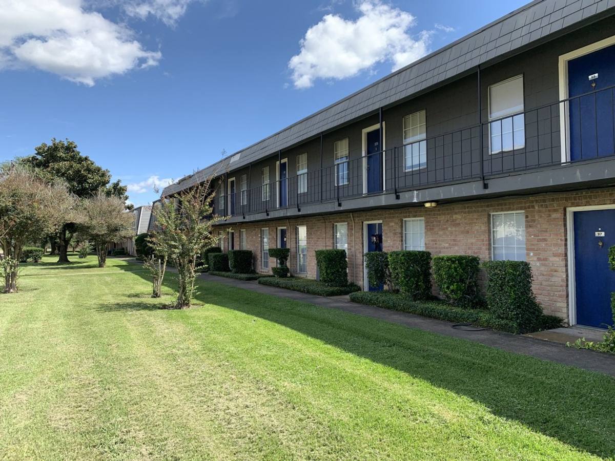 Apartment for rent at 1003 Ave B, Nederland, TX 77627