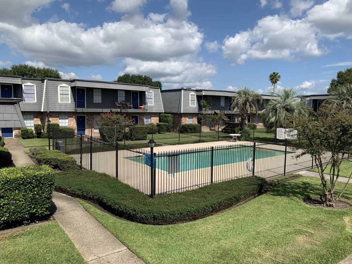 Apartment for rent at 1003 Ave B, Nederland, TX 77627