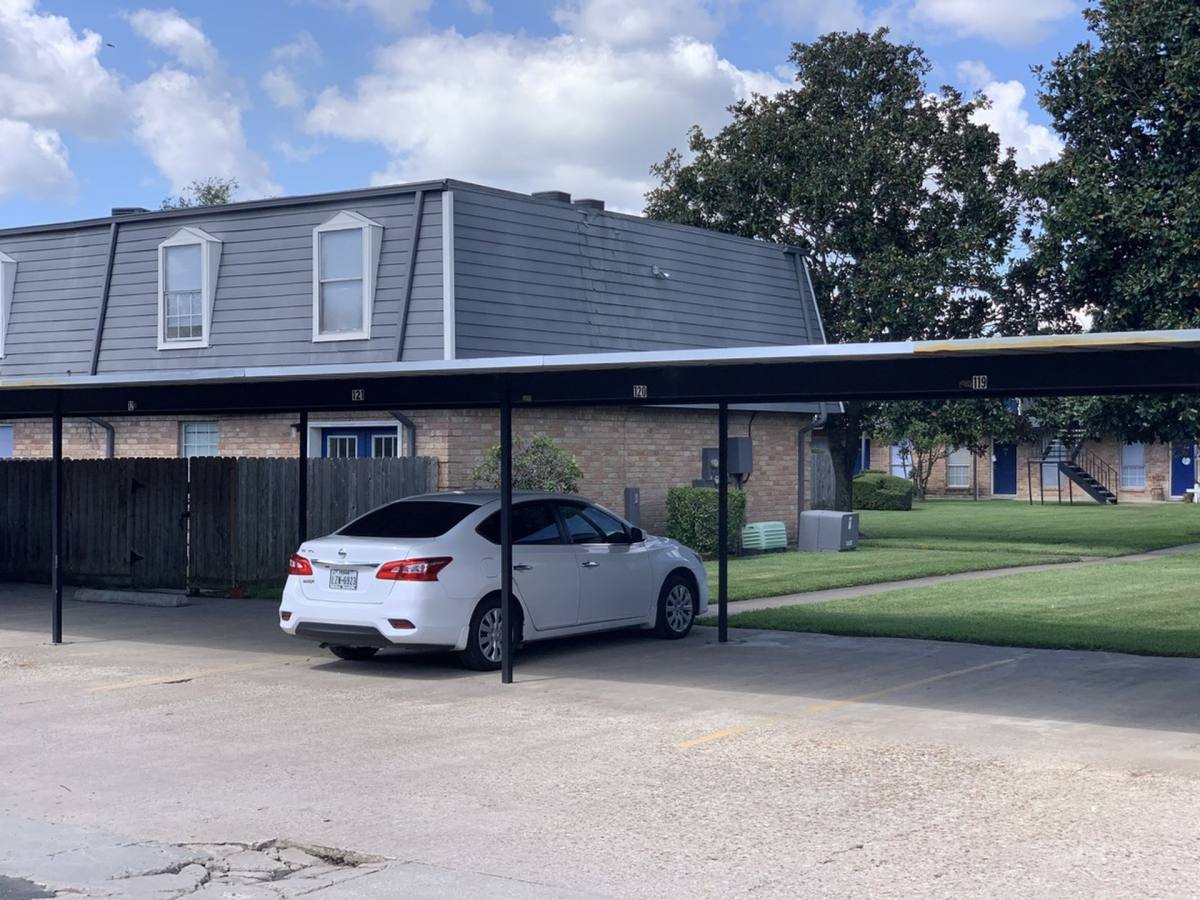 Apartment for rent at 1003 Ave B, Nederland, TX 77627