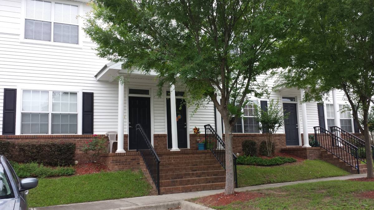 Townhouse for rent at 1918 Bloomington Ave, Tallahassee, FL 32304