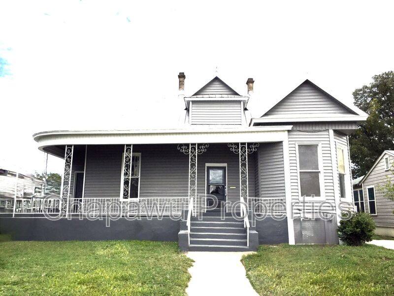 House for rent at 1018 Olive St, San Antonio, TX 78202