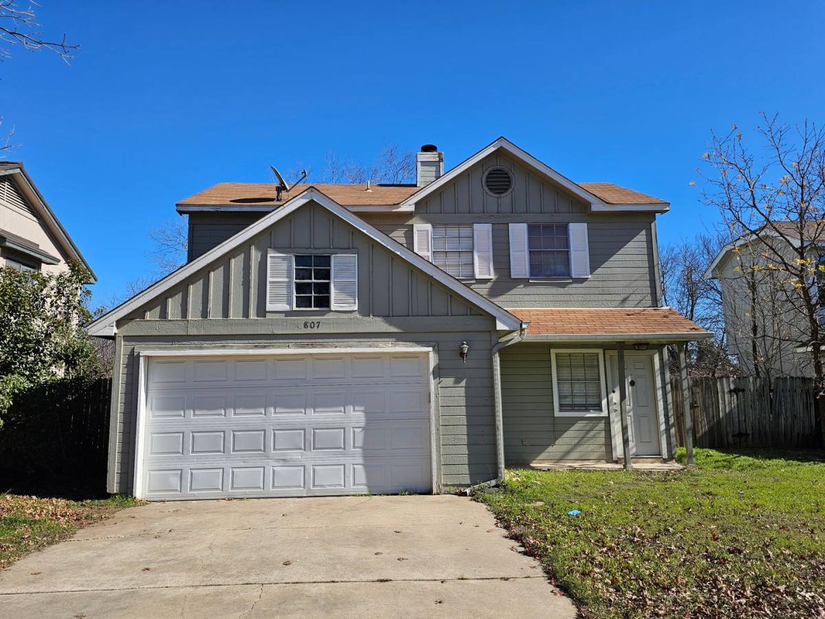 House for rent at 807 Meadowcreek Dr, Round Rock, TX 78664