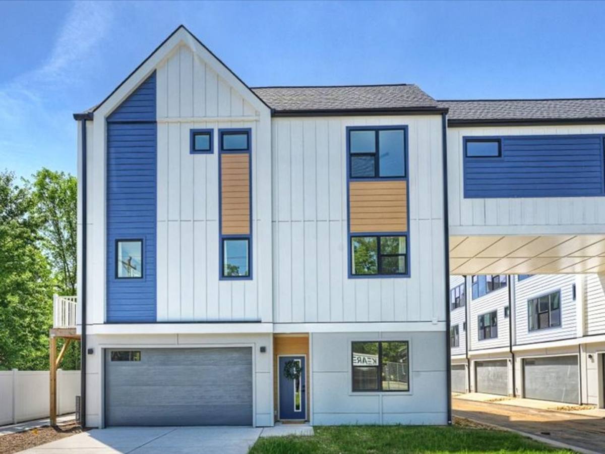 Townhouse for rent at 3819 Tuckaseegee Rd, Charlotte, NC 28208